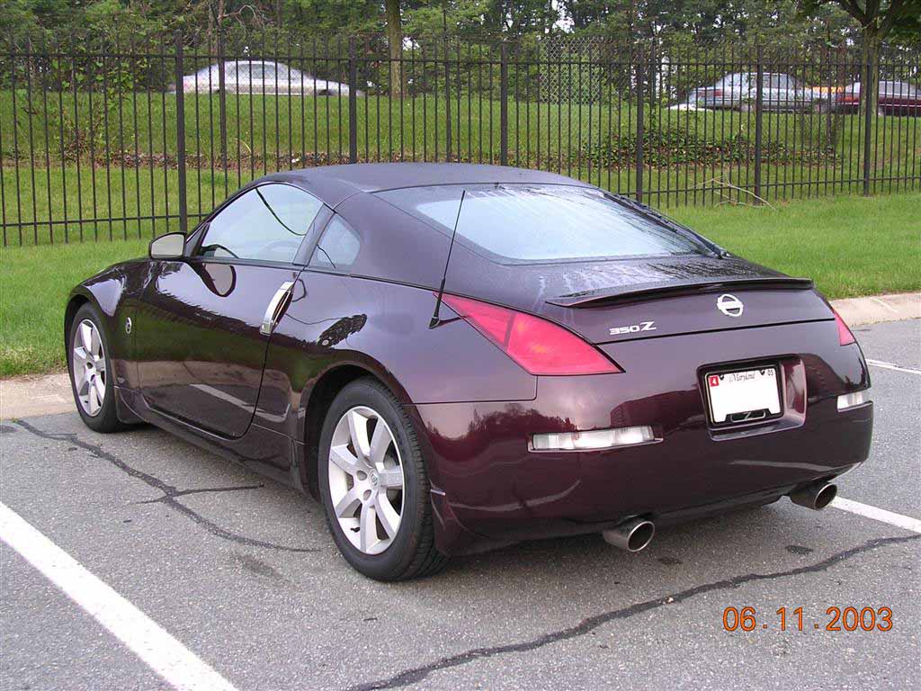 Nissan 350z purple color